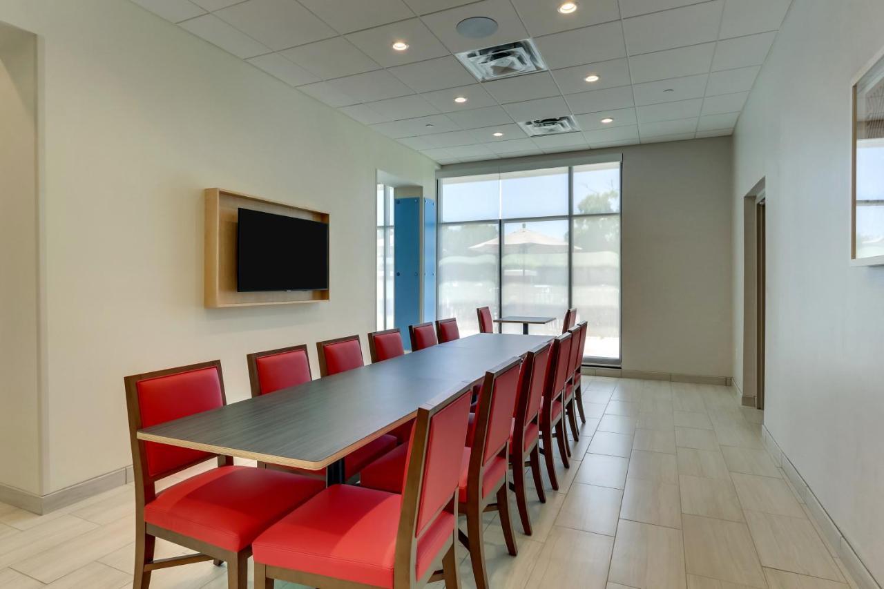 Holiday Inn Express - Wilmington - Porters Neck By Ihg Exterior foto