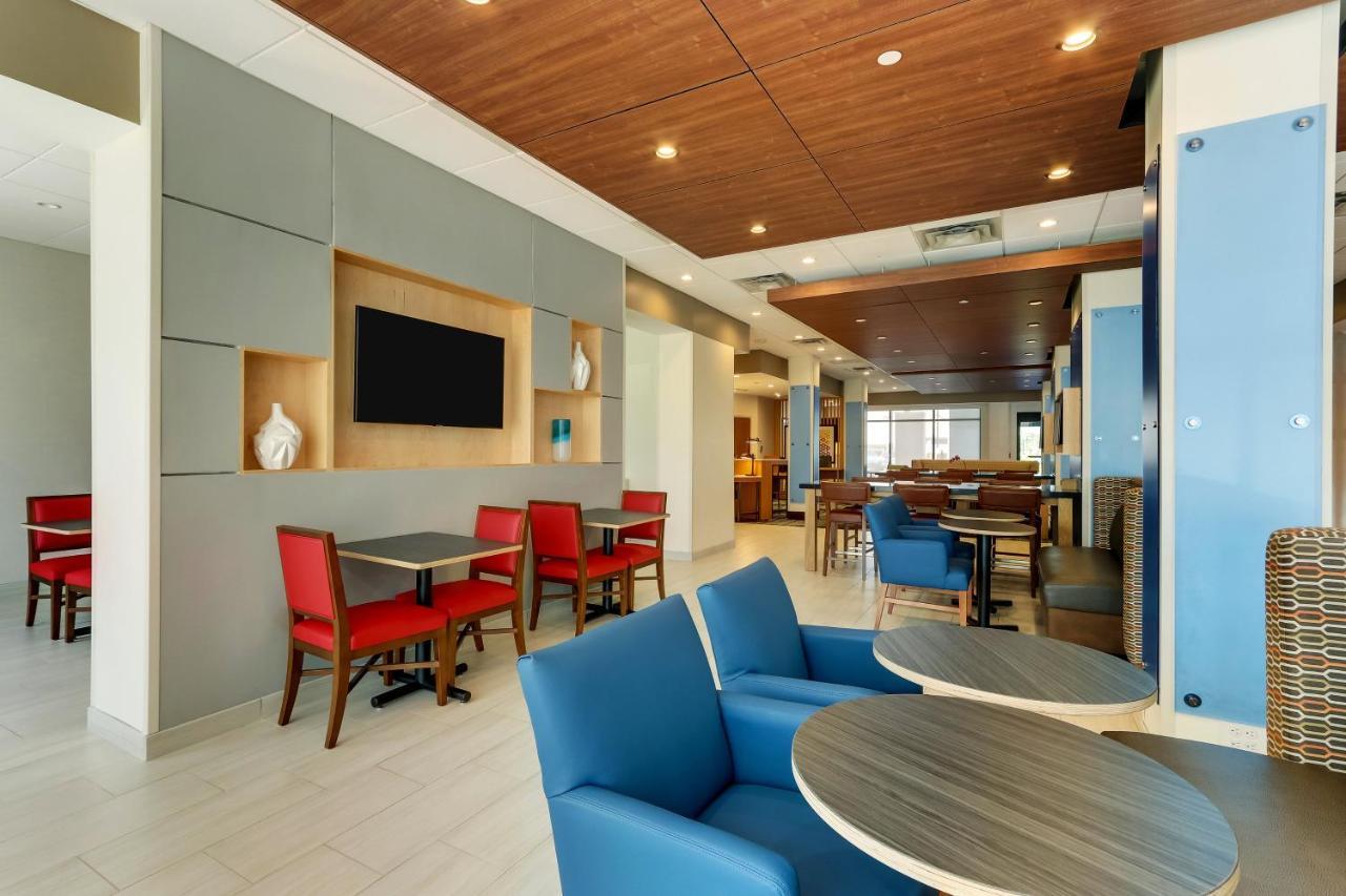 Holiday Inn Express - Wilmington - Porters Neck By Ihg Exterior foto