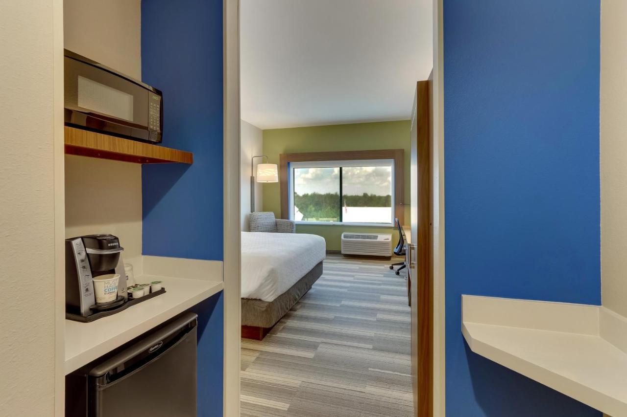 Holiday Inn Express - Wilmington - Porters Neck By Ihg Exterior foto
