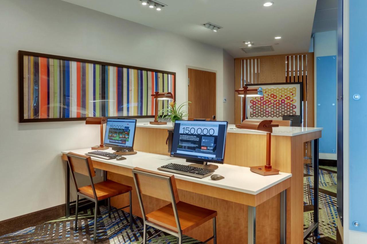 Holiday Inn Express - Wilmington - Porters Neck By Ihg Exterior foto